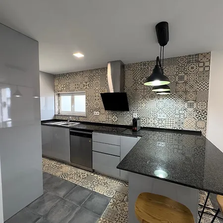 Nest- Walk To The * Estoril